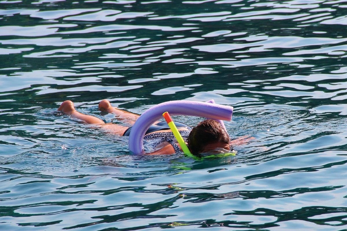 Schnorcheln in klarem Wasser