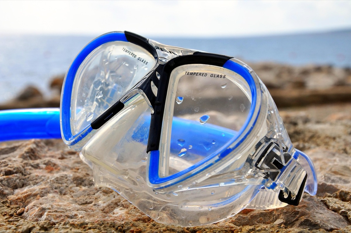 dive mask and snorkel equipment