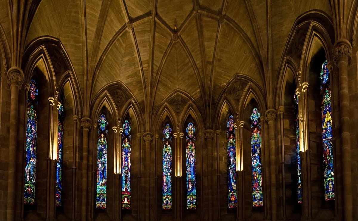 palauan kirche interior