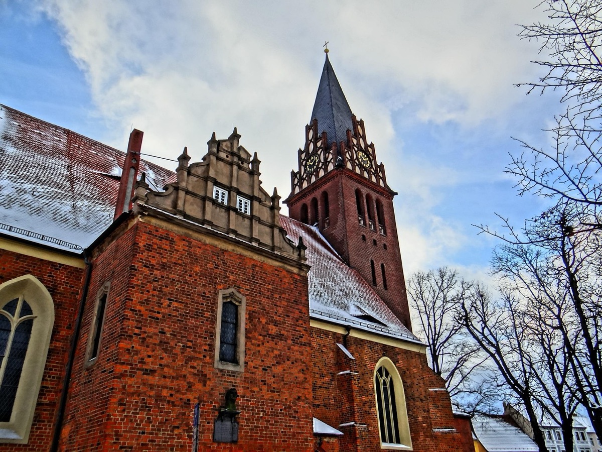 palau kerk spire