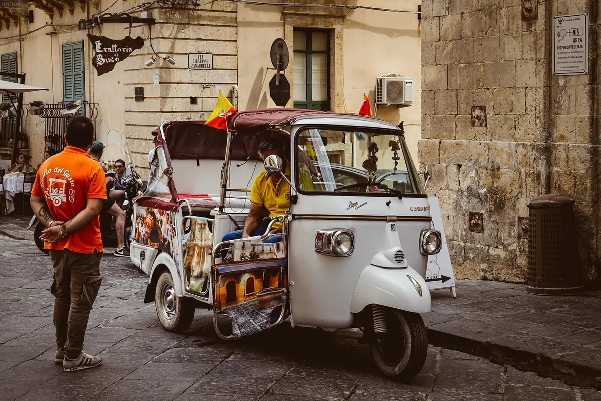 italy, tourism, city, to travel, taxi, tricycle, city tour, cityscape, piaggio, vacations, advertising, taxi, taxi, taxi, taxi, taxi, tricycle, tricycle